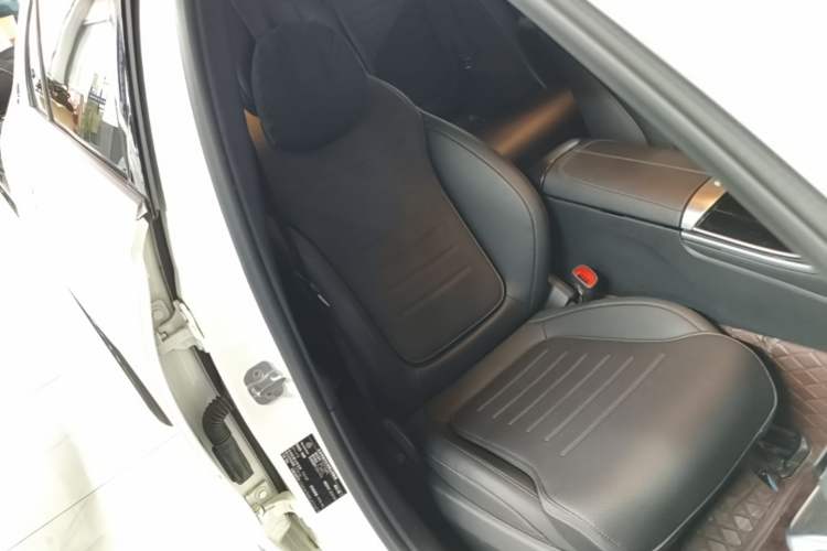 Used Mercedes-Benz C-Class 2024 Second Facelift C 260 L Sport Edition Right Front Seat