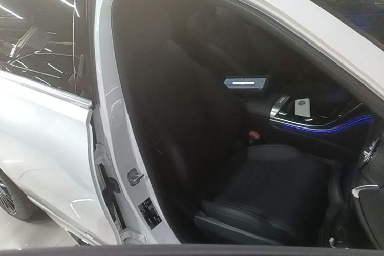 Used Mercedes-Benz C-Class 2024 Second Facelift C 260 L Sport Edition Right Front Seat