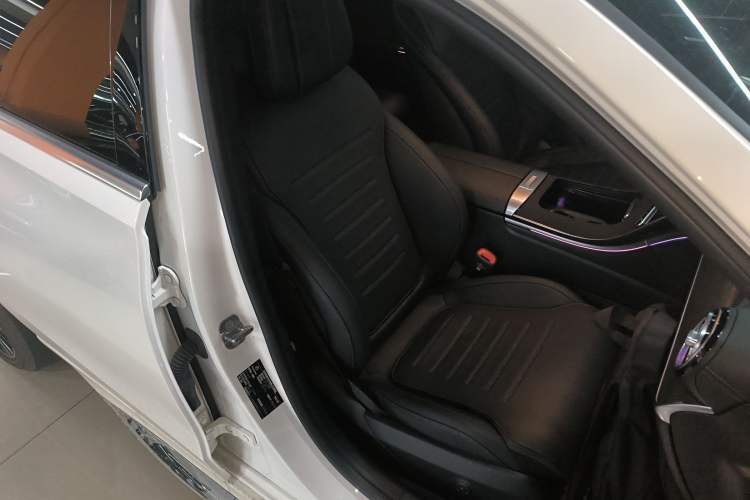 Used Mercedes-Benz C-Class 2024 Second Facelift C 260 L Sport Edition Right Front Seat