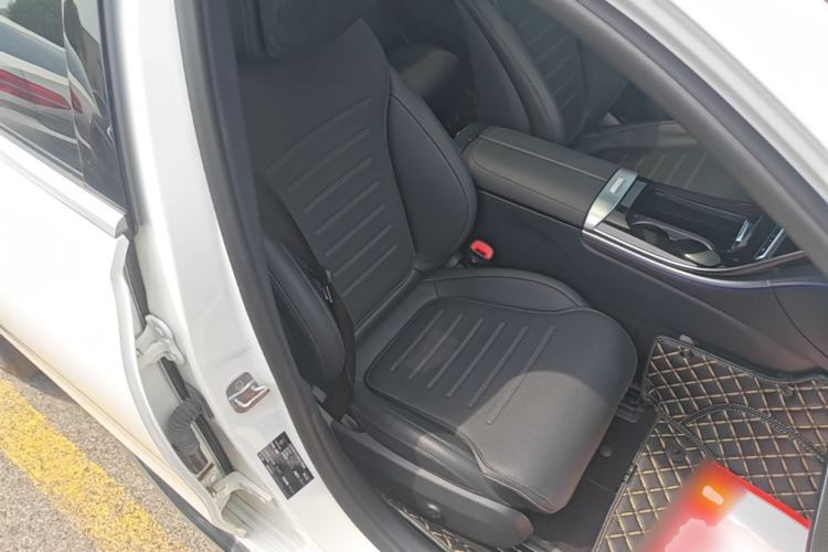 Used Mercedes-Benz C-Class 2024 Restyled C 260 L Sport Edition Right Front Seat