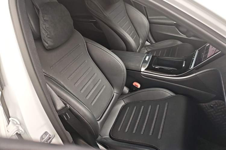 Used Mercedes-Benz C-Class 2024 C 200 L Sport Edition Right Front Seat