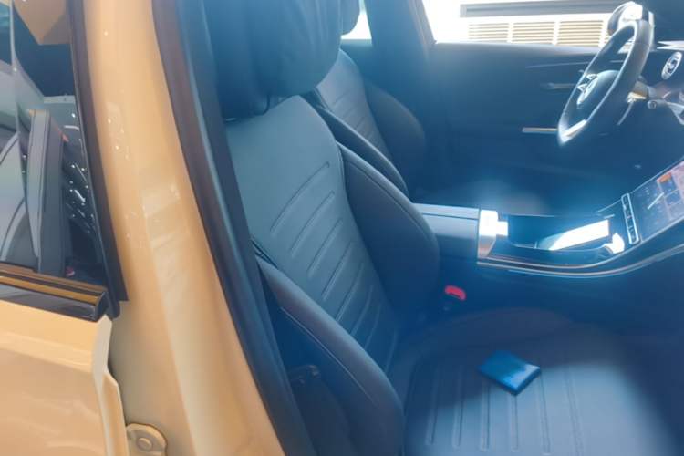 Used Mercedes-Benz C-Class 2024 Second Facelift C 260 L Starry Night Sport Edition Right Front Seat