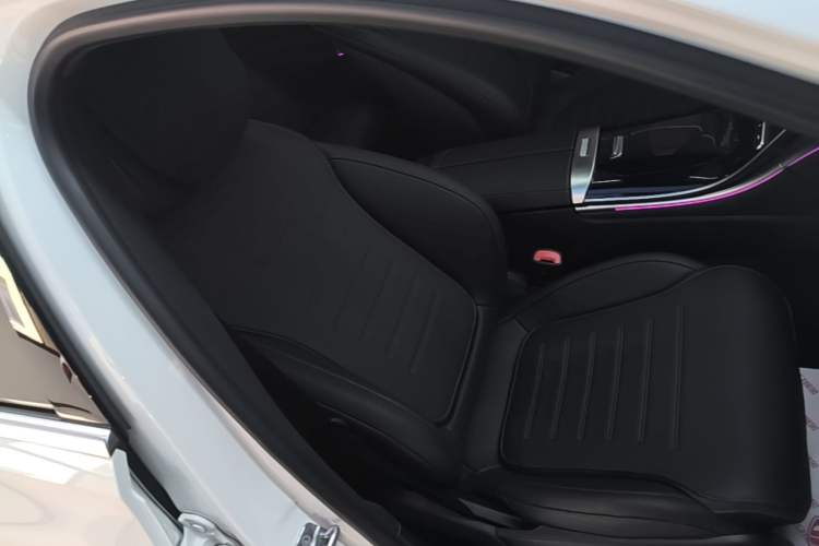 Used Mercedes-Benz C-Class 2024 Restyled C 260 L Sport Edition Right Front Seat