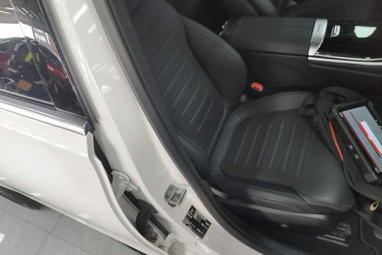 Used Mercedes-Benz C-Class 2024 C 260 L Sport Edition Right Front Seat