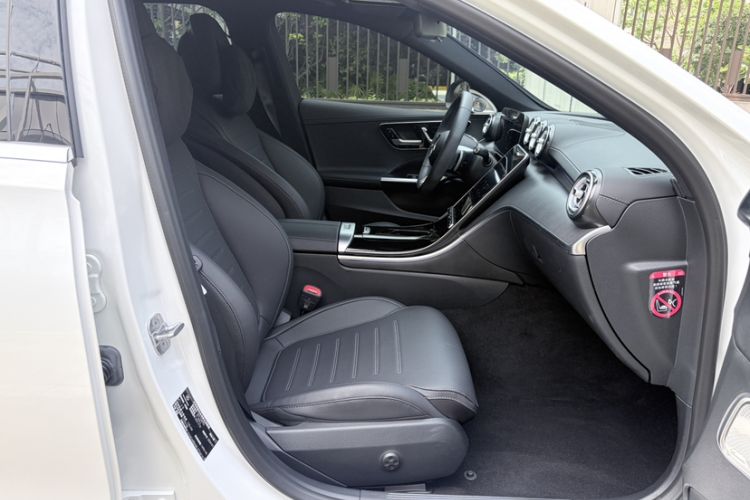 Used Mercedes-Benz C-Class 2024 C 200 L Sport Edition Right Front Seat
