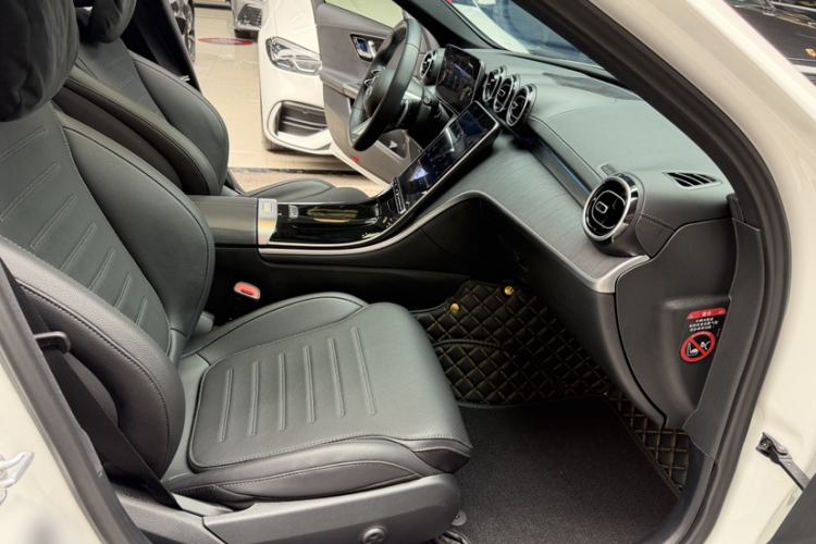 Used Mercedes-Benz C-Class 2024 Restyled C 200 L Sport Edition Right Front Seat