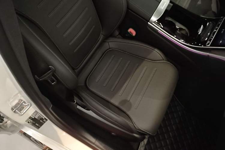 Used Mercedes-Benz C-Class 2024 Restyled C 260 L Sport Edition Right Front Seat