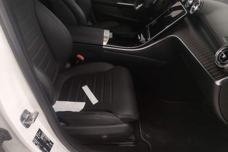Used Mercedes-Benz C-Class 2024 Facelifted C-Class 260 L Night Edition Sports Version Right Front Seat