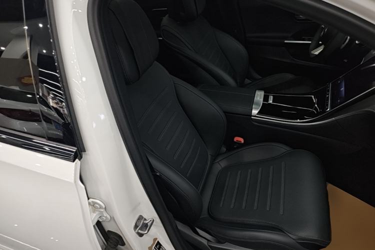 Used Mercedes-Benz C-Class 2024 Facelift C 260 L Night Edition Sport Version Right Front Seat