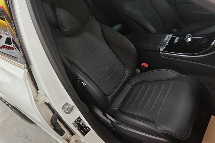 Used Mercedes-Benz C-Class 2024 Restyled C 260 L Sport Edition Right Front Seat