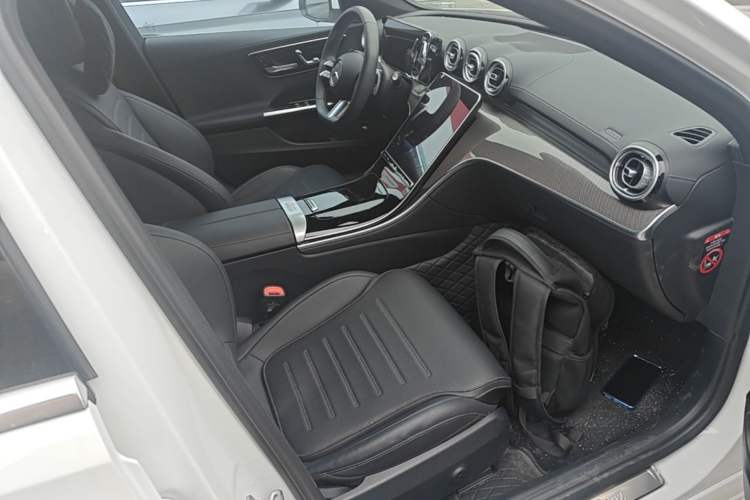Used Mercedes-Benz C-Class 2024 Restyled C 260 L Sport Edition Right Front Seat