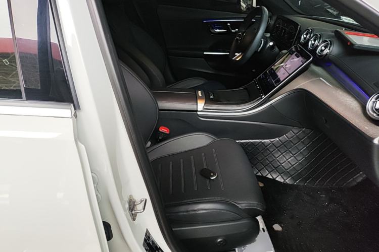 Used Mercedes-Benz C-Class 2024 Restyled C 260 L Sport Edition Right Front Seat