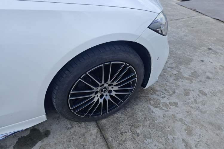 Used Mercedes-Benz C-Class 2024 C 200 L Sport Edition Right Front Wheel Hub