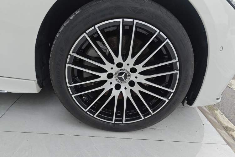 Used Mercedes-Benz C-Class 2024 C 260 L Sport Edition Right Front Wheel Hub