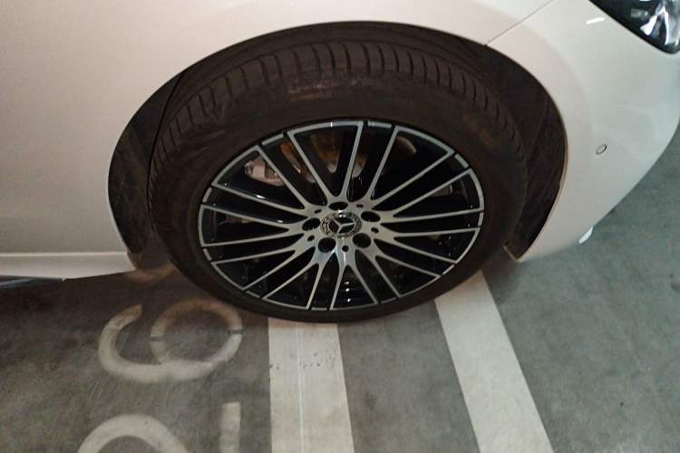 Used Mercedes-Benz C-Class 2024 Second Facelift C 260 L Sport Edition Right Front Wheel Hub