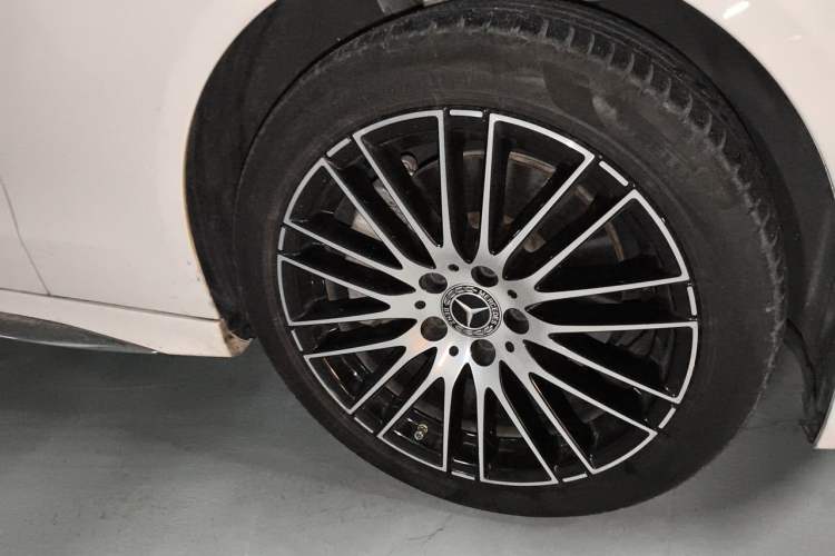 Used Mercedes-Benz C-Class 2024 C 260 L Sport Edition Right Front Wheel Hub