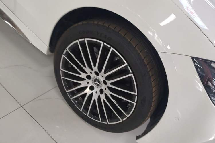Used Mercedes-Benz C-Class 2024 Second Facelift C 260 L Sport Edition Right Front Wheel Hub