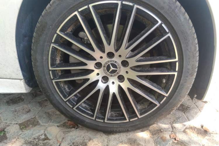 Used Mercedes-Benz C-Class 2024 Restyled C 260 L Sport Edition Right Front Wheel Hub