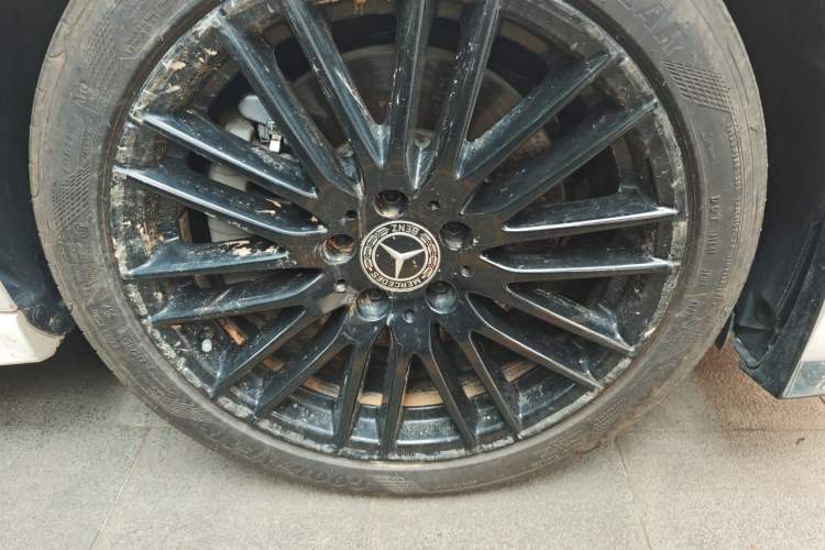 Used Mercedes-Benz C-Class 2024 C 260 L Sport Edition Right Front Wheel Hub