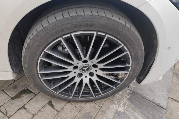 Used Mercedes-Benz C-Class 2024 Restyled C 260 L Sport Edition Right Front Wheel Hub