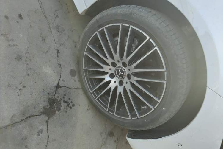 Used Mercedes-Benz C-Class 2024 C 200 L Sport Edition Right Front Wheel Hub