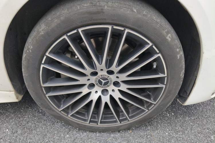 Used Mercedes-Benz C-Class 2024 C 260 L Sport Edition Right Front Wheel Hub