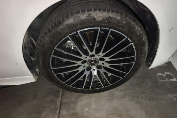 Used Mercedes-Benz C-Class 2024 Second Facelift C 260 L Sport Edition Right Front Wheel Hub
