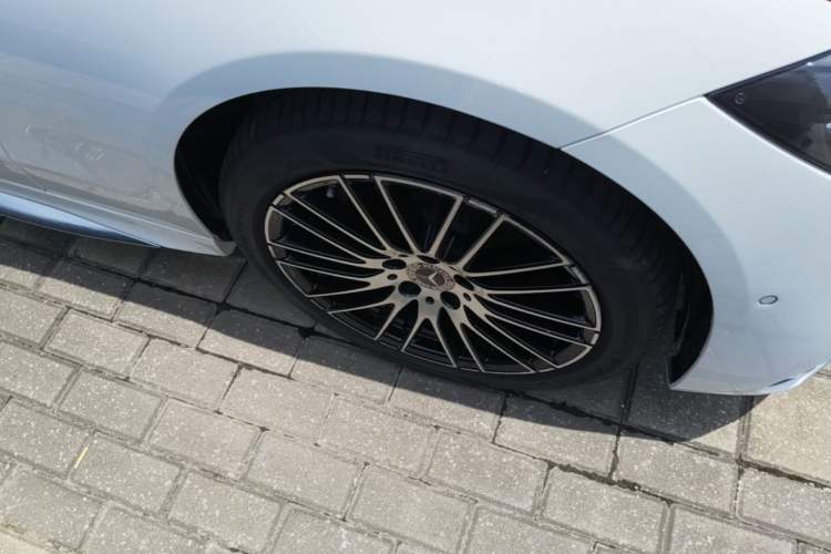 Used Mercedes-Benz C-Class 2024 Restyled C 200 L Sport Edition Right Front Wheel Hub