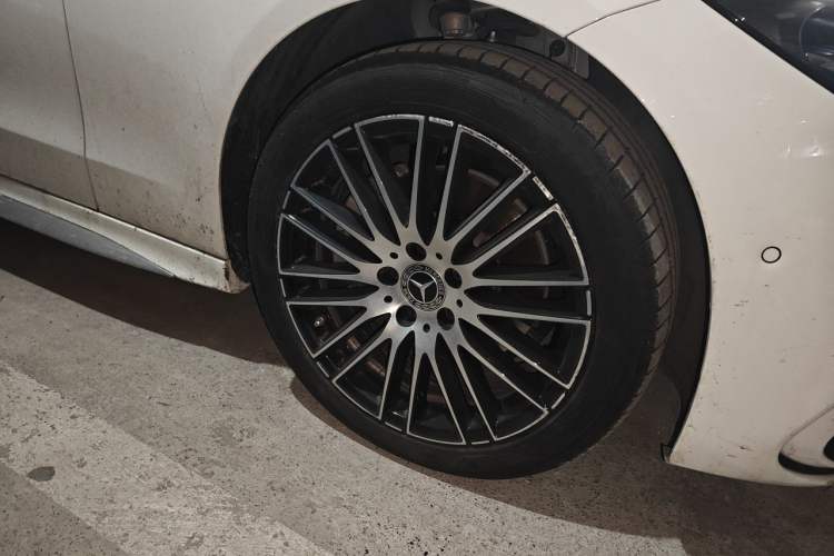 Used Mercedes-Benz C-Class 2024 C 200 L Sport Edition Right Front Wheel Hub