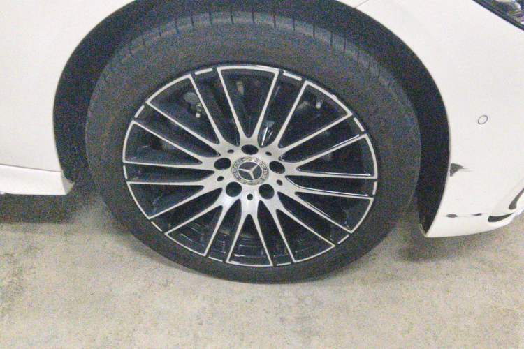 Used Mercedes-Benz C-Class 2024 Restyled C 260 L Sport Edition Right Front Wheel Hub