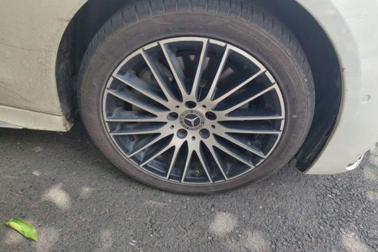 Used Mercedes-Benz C-Class 2024 C 260 L Sport Edition Right Front Wheel Hub