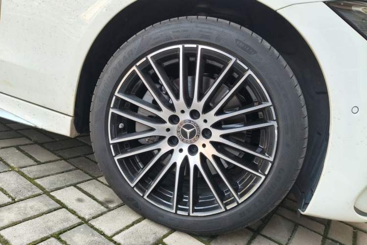 Used Mercedes-Benz C-Class 2024 Second Facelift C 260 L Sport Edition Right Front Wheel Hub