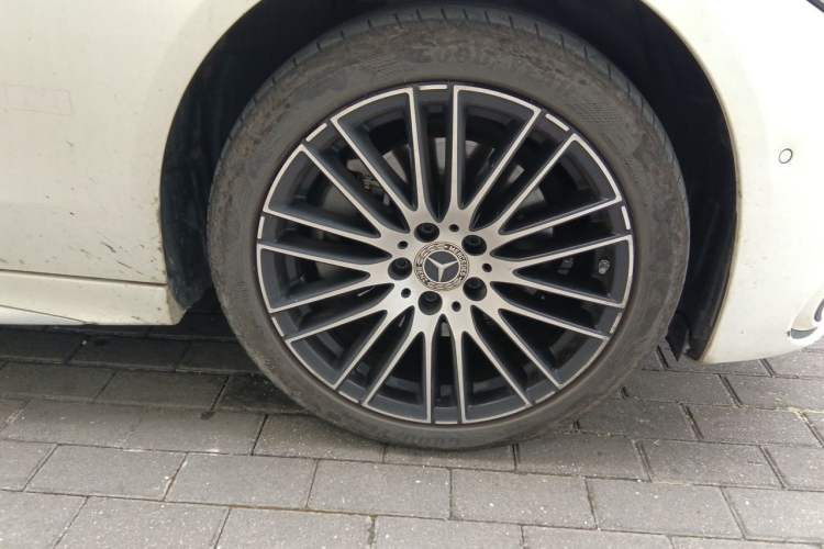 Used Mercedes-Benz C-Class 2024 C 200 L Sport Edition Right Front Wheel Hub