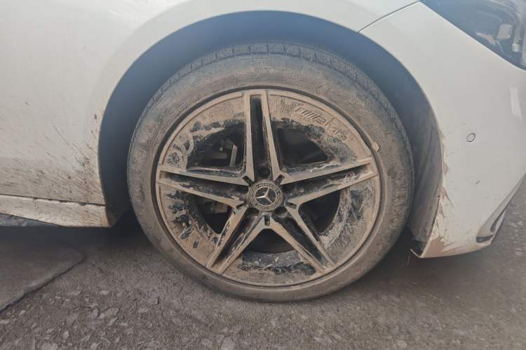 Used Mercedes-Benz C-Class 2024 C 260 L Brilliant Night Sports Edition Right Front Wheel Hub