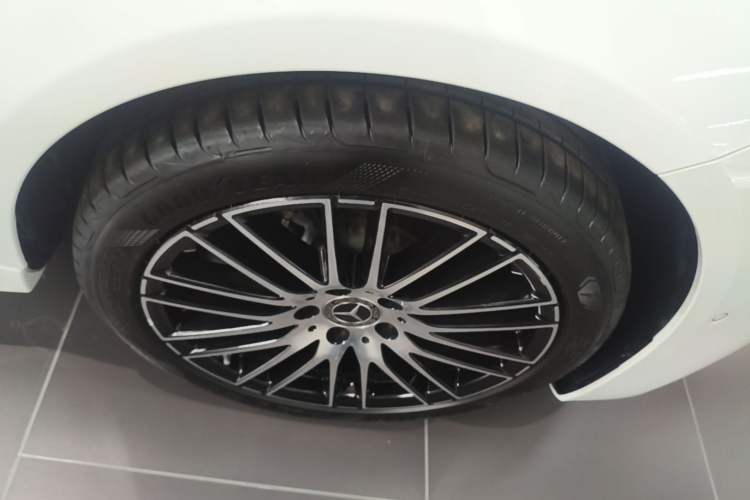 Used Mercedes-Benz C-Class 2024 C 260 L Sport Edition Right Front Wheel Hub