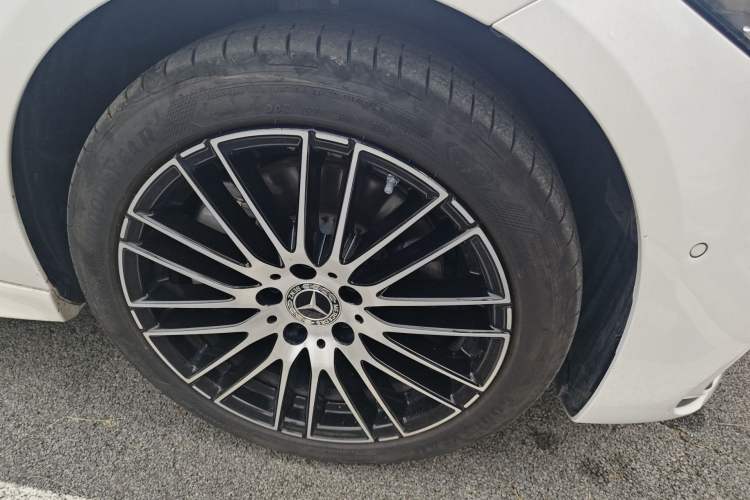 Used Mercedes-Benz C-Class 2024 C 260 L Sport Edition Right Front Wheel Hub