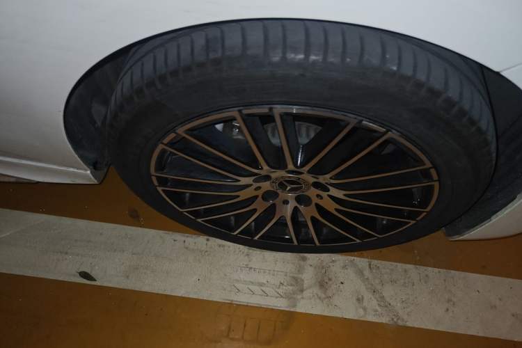 Used Mercedes-Benz C-Class 2024 C 200 L Sport Edition Right Front Wheel Hub