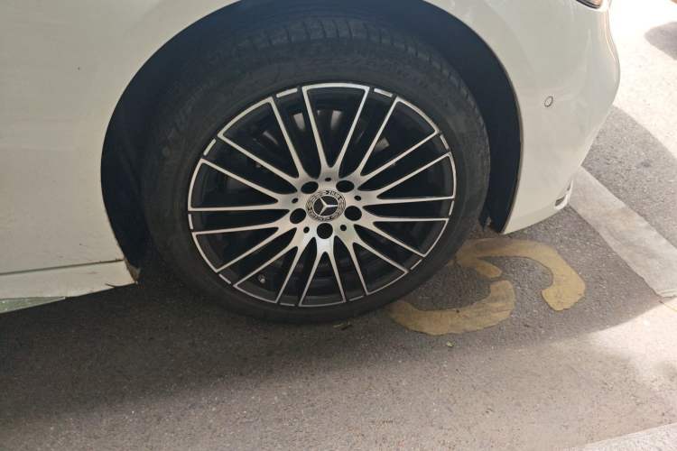 Used Mercedes-Benz C-Class 2024 C 200 L Sport Edition Right Front Wheel Hub