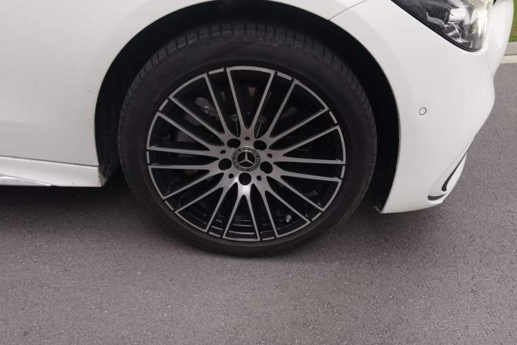 Used Mercedes-Benz C-Class 2024 Second Facelift C 260 L Sport Edition Right Front Wheel Hub
