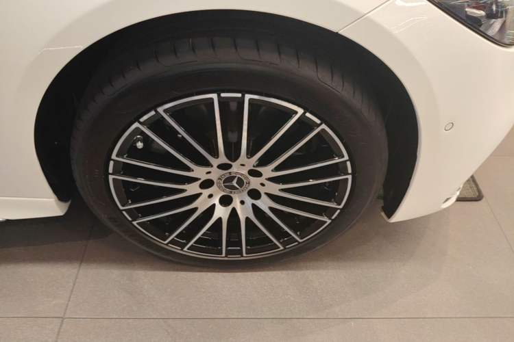 Used Mercedes-Benz C-Class 2024 C 260 L Sport Edition Right Front Wheel Hub