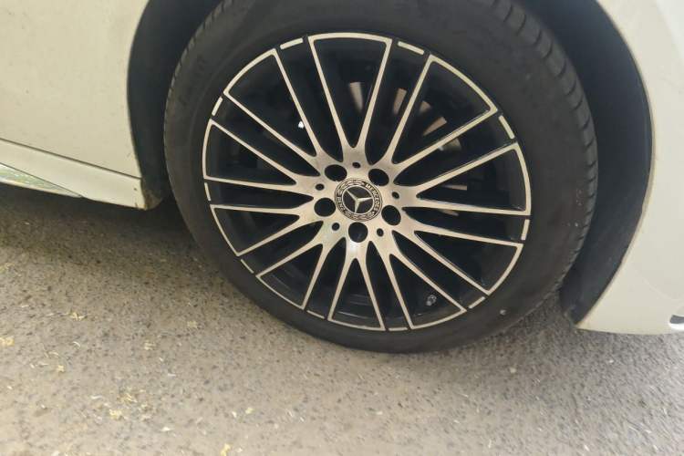 Used Mercedes-Benz C-Class 2024 C 200 L Sport Edition Right Front Wheel Hub