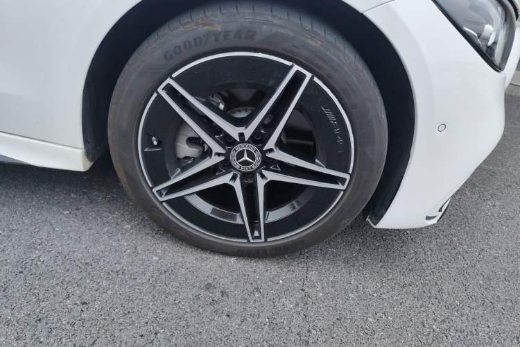 Used Mercedes-Benz C-Class 2024 Facelifted C-Class 260 L Night Edition Sports Version Right Front Wheel Hub