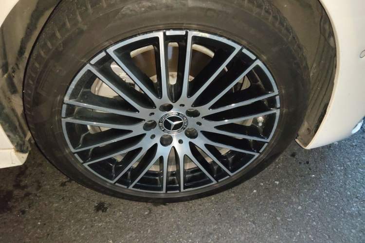 Used Mercedes-Benz C-Class 2024 C 260 L Sport Edition Right Front Wheel Hub