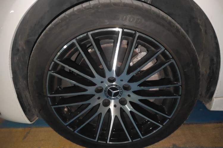 Used Mercedes-Benz C-Class 2024 C 260 L Sport Edition Right Front Wheel Hub