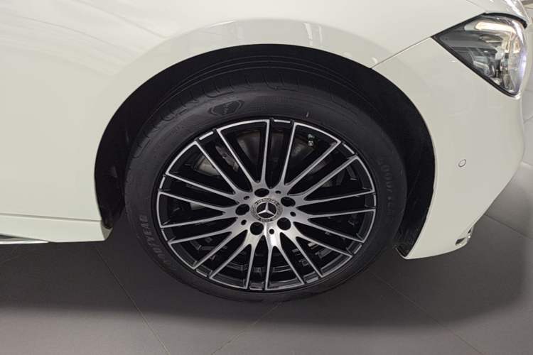Used Mercedes-Benz C-Class 2024 Restyled C-Class 260 L Sport Edition Right Front Wheel Hub
