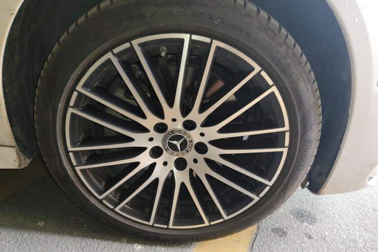 Used Mercedes-Benz C-Class 2024 C 260 L Sport Edition Right Front Wheel Hub