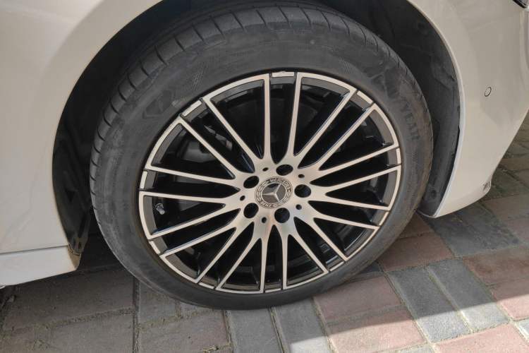 Used Mercedes-Benz C-Class 2024 C 260 L Sport Edition Right Front Wheel Hub