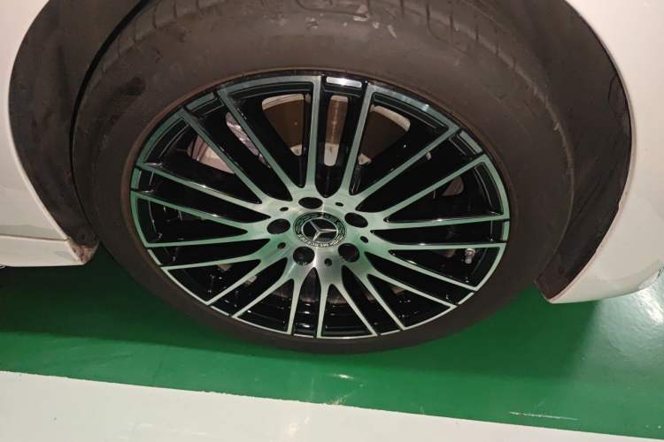 Used Mercedes-Benz C-Class 2024 Restyled C 260 L Sport Edition Right Front Wheel Hub