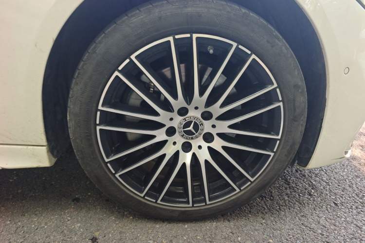 Used Mercedes-Benz C-Class 2024 C 260 L Sport Edition Right Front Wheel Hub