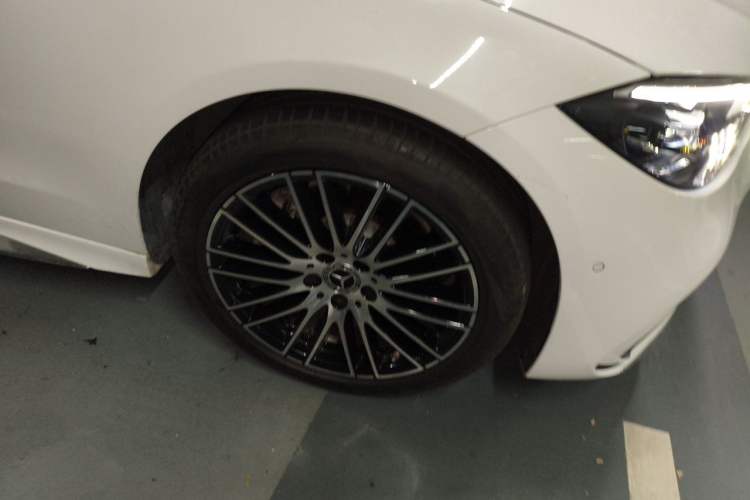 Used Mercedes-Benz C-Class 2024 C 200 L Sport Edition Right Front Wheel Hub